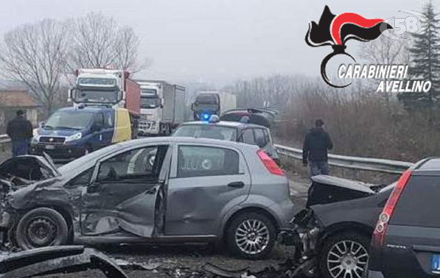 Scontro sull'Ofantina: tre auto coinvolte