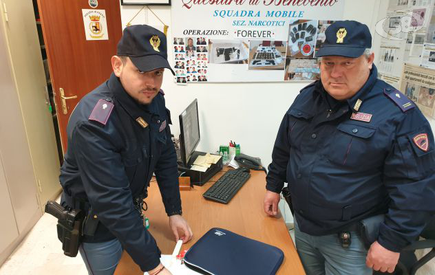 Spacciava hashish in piazza,  giovane pusher arrestato 