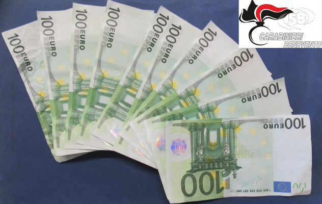 Scovata con mille euro falsi, bloccata e arrestata