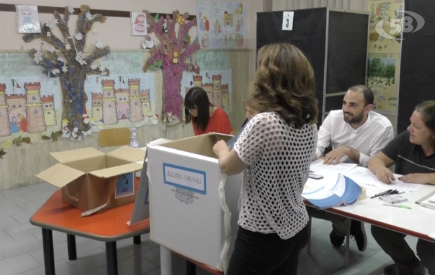 Avellino, tutti contro tutti: folla di aspiranti sindaci