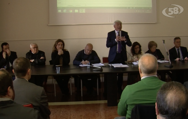 Provincia, dai sindaci ok al bilancio di Biancardi. Teora si astiene