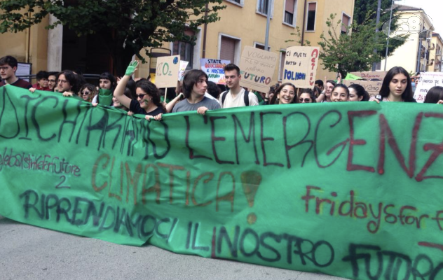 Il mondo sta morendo: in piazza per uno sviluppo sostenibile /VIDEO