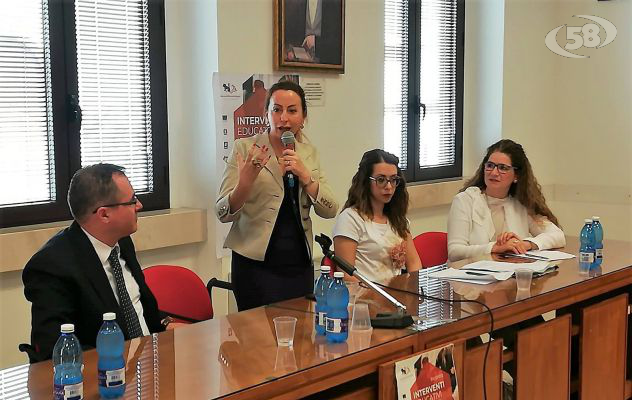 Dispersione, bullismo e devianza: ''Scuola di Comunità'' a Fontanarosa, Grotta e Mirabella