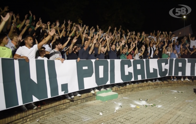 La sud carica i lupi: ''Prima uomini, poi calciatori'' /VIDEO