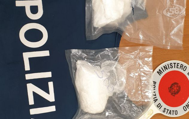 Trasportavano cocaina, scovati i pusher: in manette anche una donna