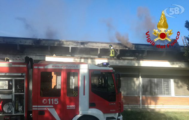 Incendio, riaprono le scuole. Attesa per i dati sulle disossine