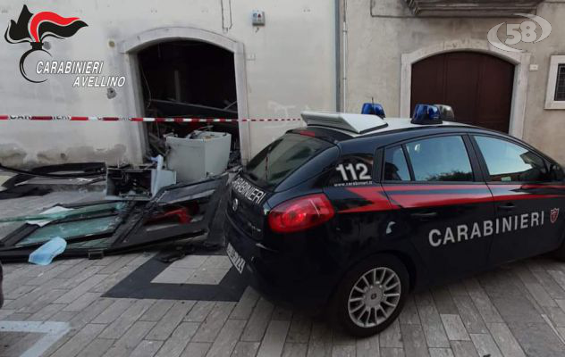 L'esplosione, poi la fuga con il bottino: colpo a Teora