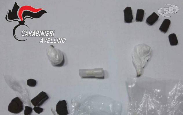 Droga negli slip: arrestati due fratelli