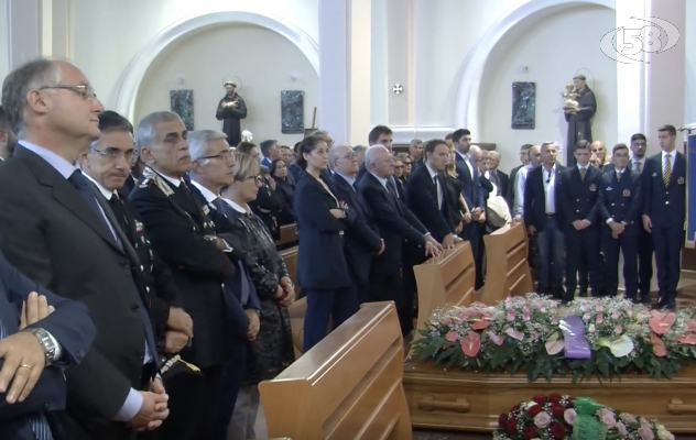 Lutto De Luca, a Salerno i funerali della madre del governatore