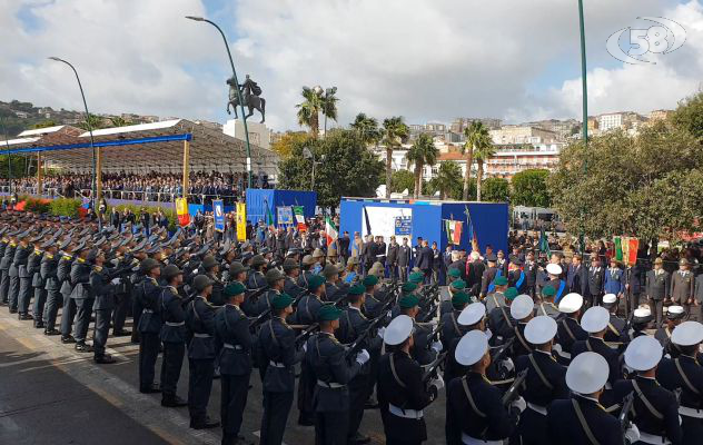 A Napoli festa delle Forze Armate e dell'Unità con il Presidente Mattarella /VIDEO