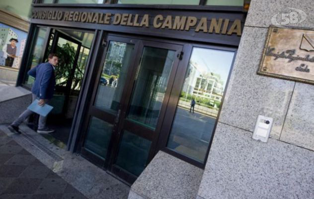 Regionali Campania, nuovo sondaggio: Centrodestra avanti di 10 punti