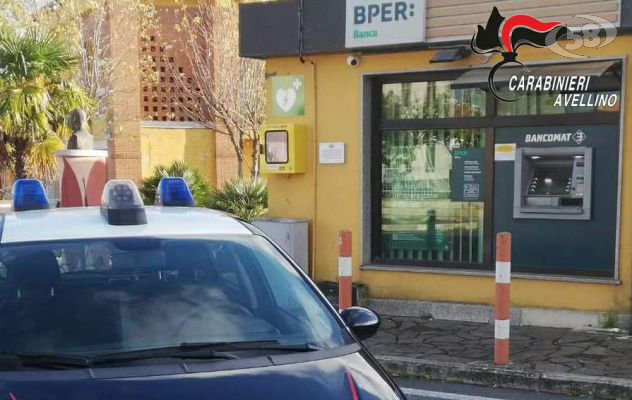 Conza, tentato assalto al bancomat. Il colpo fallisce