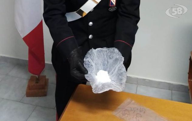 Cocaina negli slip, pusher bloccato sull'autobus e arrestato