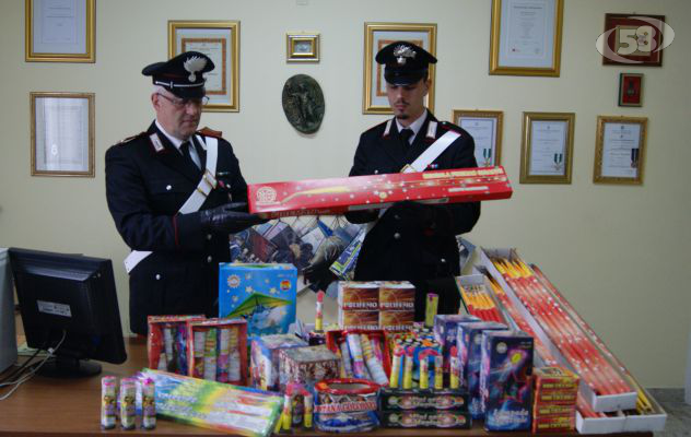 Sequestrati 30 chili di botti illegali, 27enne nei guai
