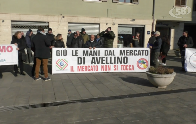 Mercato, a Valle non si presenta nessuno: ambulanti in corteo