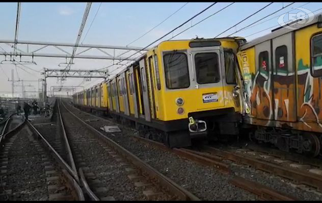 Quattro feriti nello scontro tra tre treni della linea 1 della Metropolitana di Napoli