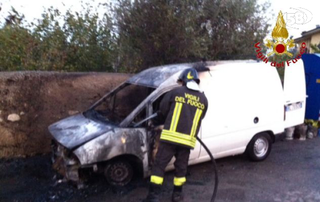 Emergenza incendi: nottata intensa per i Caschi Rossi