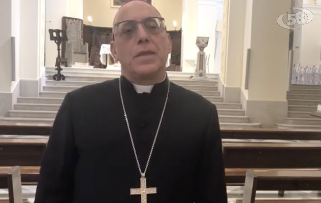 Messaggio del Vescovo Melillo: ''Siamo tutti ai piedi della Croce. Fede unico punto di riferimento''