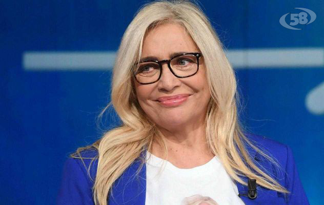 Salemme, Venier e Gigi D’Alessio alla città: “Restate a casa”/VIDEO