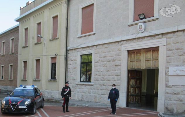 Derrate alimentari ai più bisognosi, l'Arma dei Carabinieri in campo con la Caritas