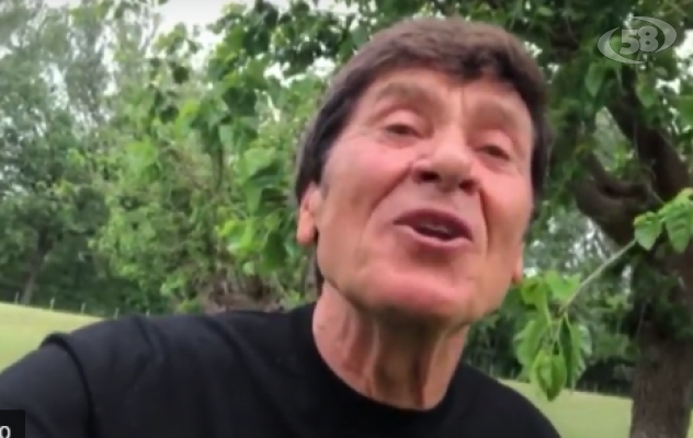 Si riparte, messaggio di Gianni Morandi e richiamo di Mastella: “La mascherina non è un vezzo”/VIDEO