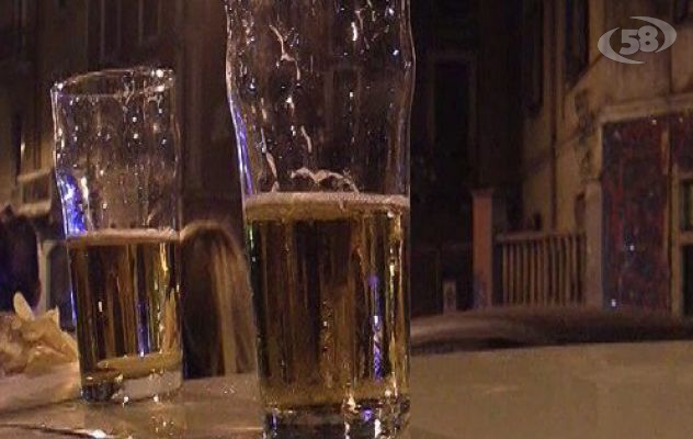 Centro storico, vietata la vendita di bevande in vetro o lattine metalliche