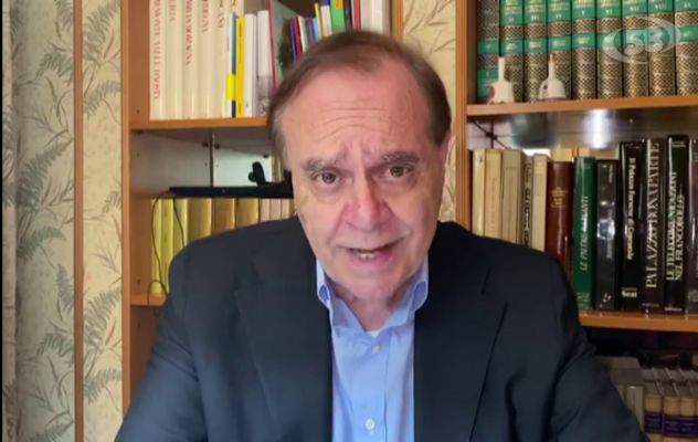 Il richiamo di Mastella: “Gli addetti alle vendite e la clientela obbligati ad indossare la mascherina”