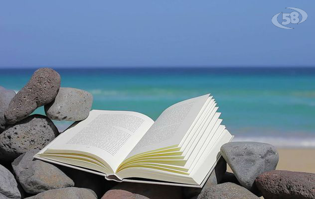 Vacanze 2020: quali libri leggere sotto l’ombrellone?