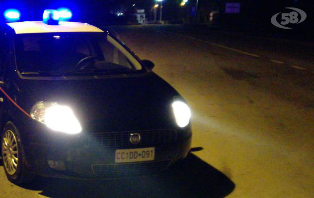 Castelfranci, sorpresi di notte nei pressi di villette isolate: allontanati