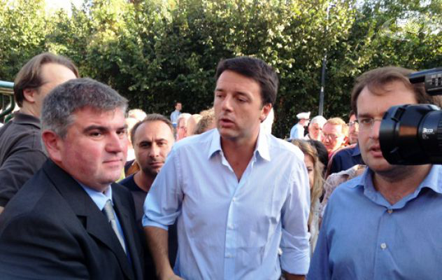 Renzi in campo per fermare la rimonta del Cavaliere. L'8 febbraio ad Avellino