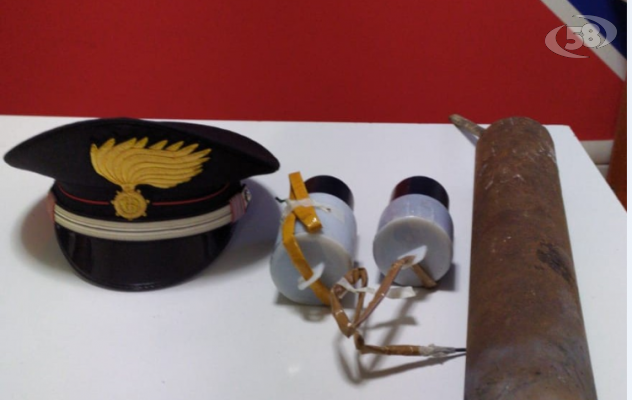 Termina lo spoglio elettorale e corre in un fondo per esplodere fuochi pirotecnici, 53enne nei guai