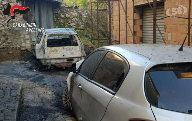 Volturara, due auto in fiamme: indagano i Carabinieri 