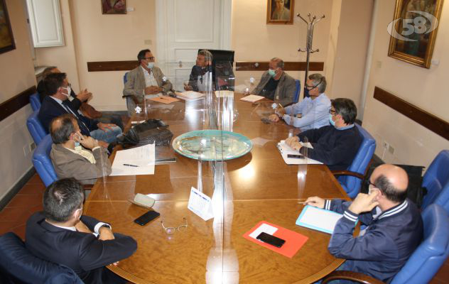 Ciclo rifiuti, Enti a confronto sulla gestione: “No alla marea di iniziative private”