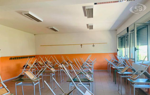 Covid, positivi a scuola: istituti chiusi in molti comuni