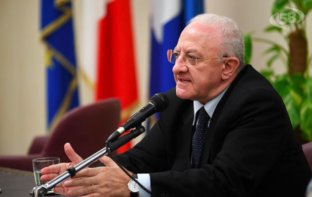 De Luca conferma: scuole chiuse fino al 14 novembre