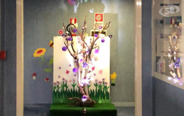 Neonati prematuri, il reparto di terapia intensiva si colora di viola: decorazioni e luci 