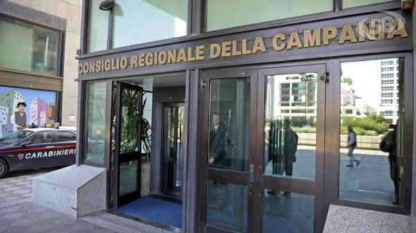 Regionali, approvata legge che modifica eleggibilità sindaci