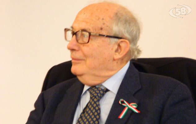 Politica, Bianco boccia le riforme istituzionali di Renzi compreso la Buona Scuola