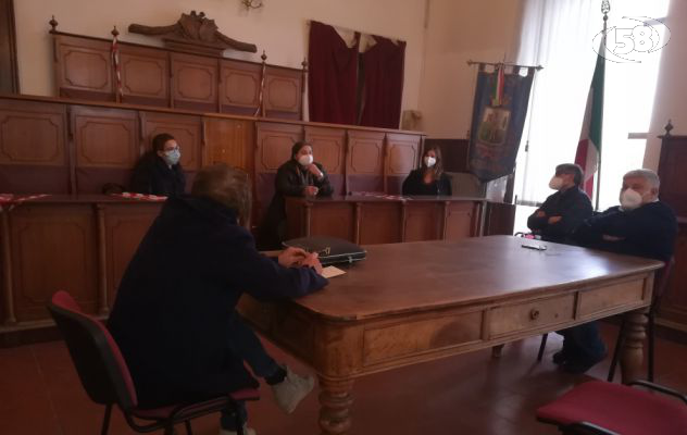 Covid 19, niente apertura dei plessi. Il sindaco Damiano: "Chiusi fino al 7 gennaio"