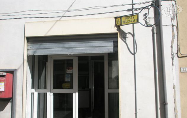 San Nicola Baronia, colpo all'Ufficio Postale: caccia ai rapinatori
