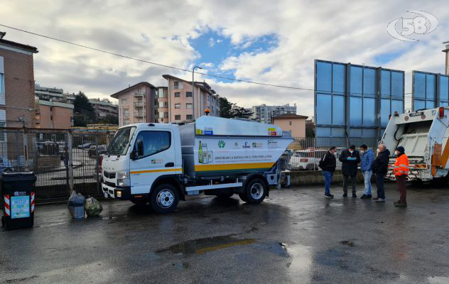 Rifiuti, più differenzi meno paghi in bolletta. Parte la sperimentazione dell'Asia