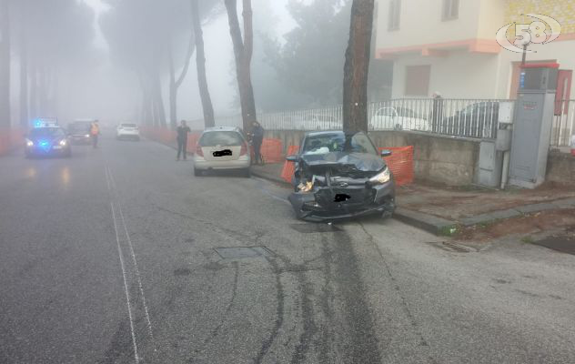 Impatto violento tra due auto Mercedes e Hunday, patente ritirata ad un 46enne
