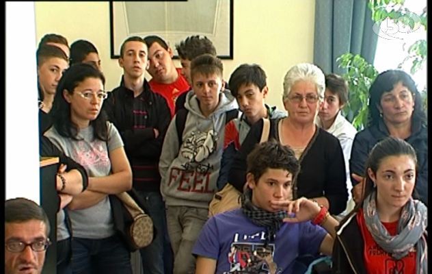 Ariano, gli utenti Amu protestano: mezzi scarsi e fatiscenti