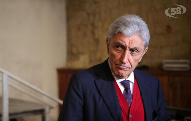 Bassolino rompe gli indugi e annuncia: ''Mi candido a sindaco di Napoli''