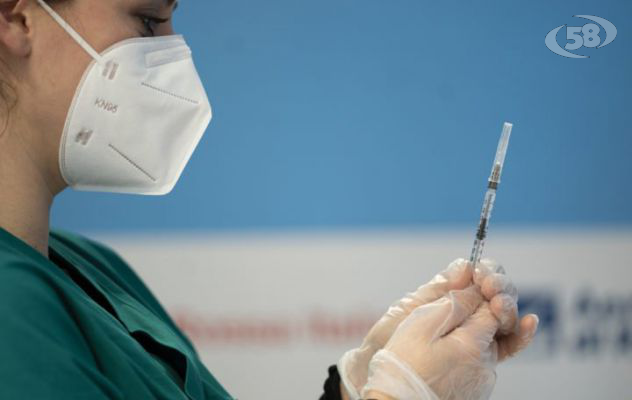Vaccini, l'Irpinia accelera. Somministrate oltre 2100 dosi, mai così tante