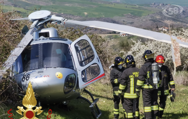 Bisaccia, elicottero perde quota e cade. Pilota in ospedale 