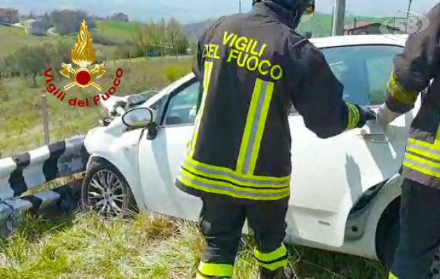 Auto contro guardrail, muore 59enne di Vallata