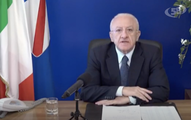De Luca a Draghi: “Con quale coscienza si tolgono alla Campania 210 mila dosi?”