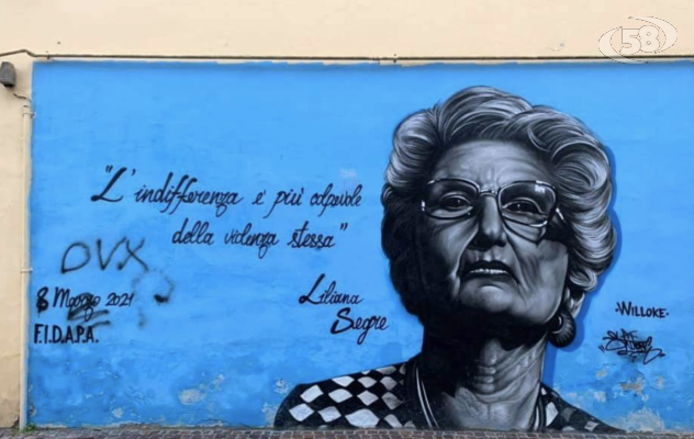 Ariano, inno al Duce sul murale dedicato a Liliana Segre. Franza: ''Ignoranza e odio''