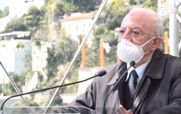 Riapre in tempi record la statale Amalfitana, De Luca: “Modello di efficienza”/VIDEO